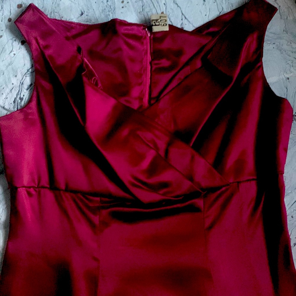 Rich wine colored gown w/matching full length sash